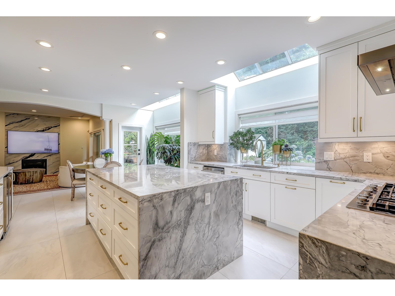 Photo 31 of 13856 19 A Avenue, Surrey BC