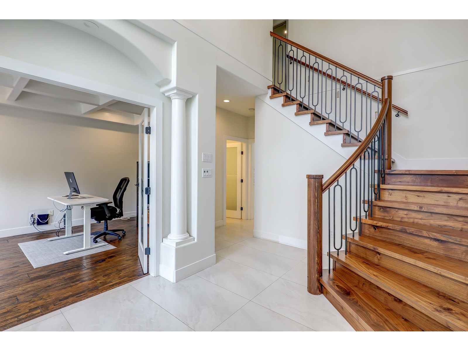 Photo 3 of 13856 19 A Avenue, Surrey BC