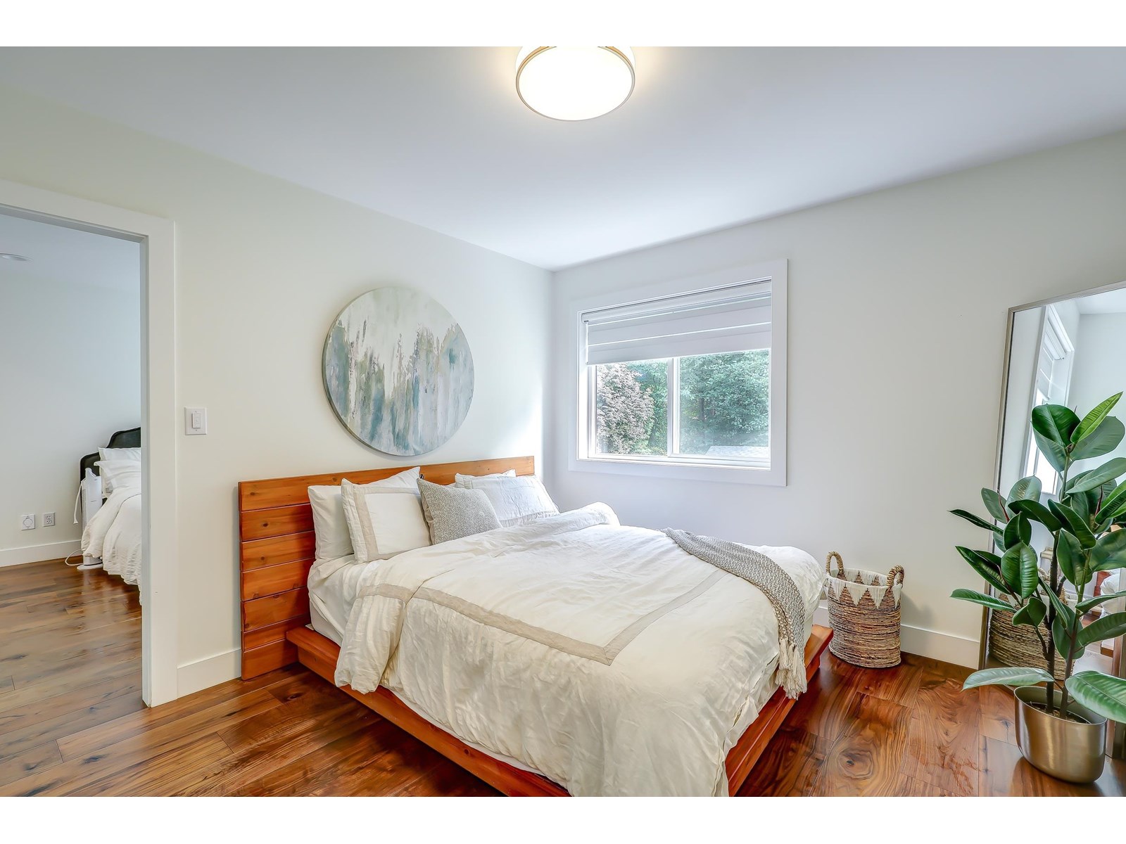 Photo 5 of 13856 19 A Avenue, Surrey BC