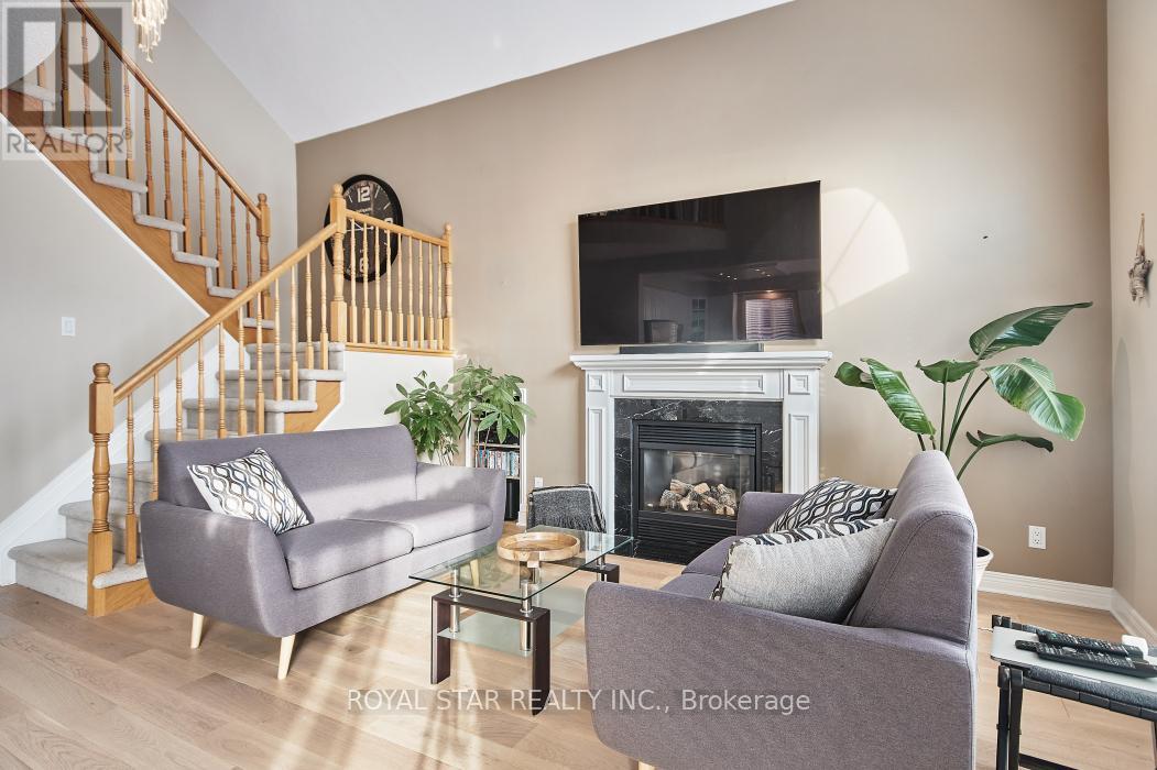 Photo 33 of 38 Rialto Way, Ottawa ON