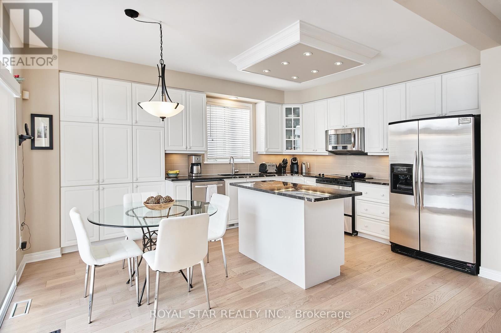 Photo 10 of 38 Rialto Way, Ottawa ON