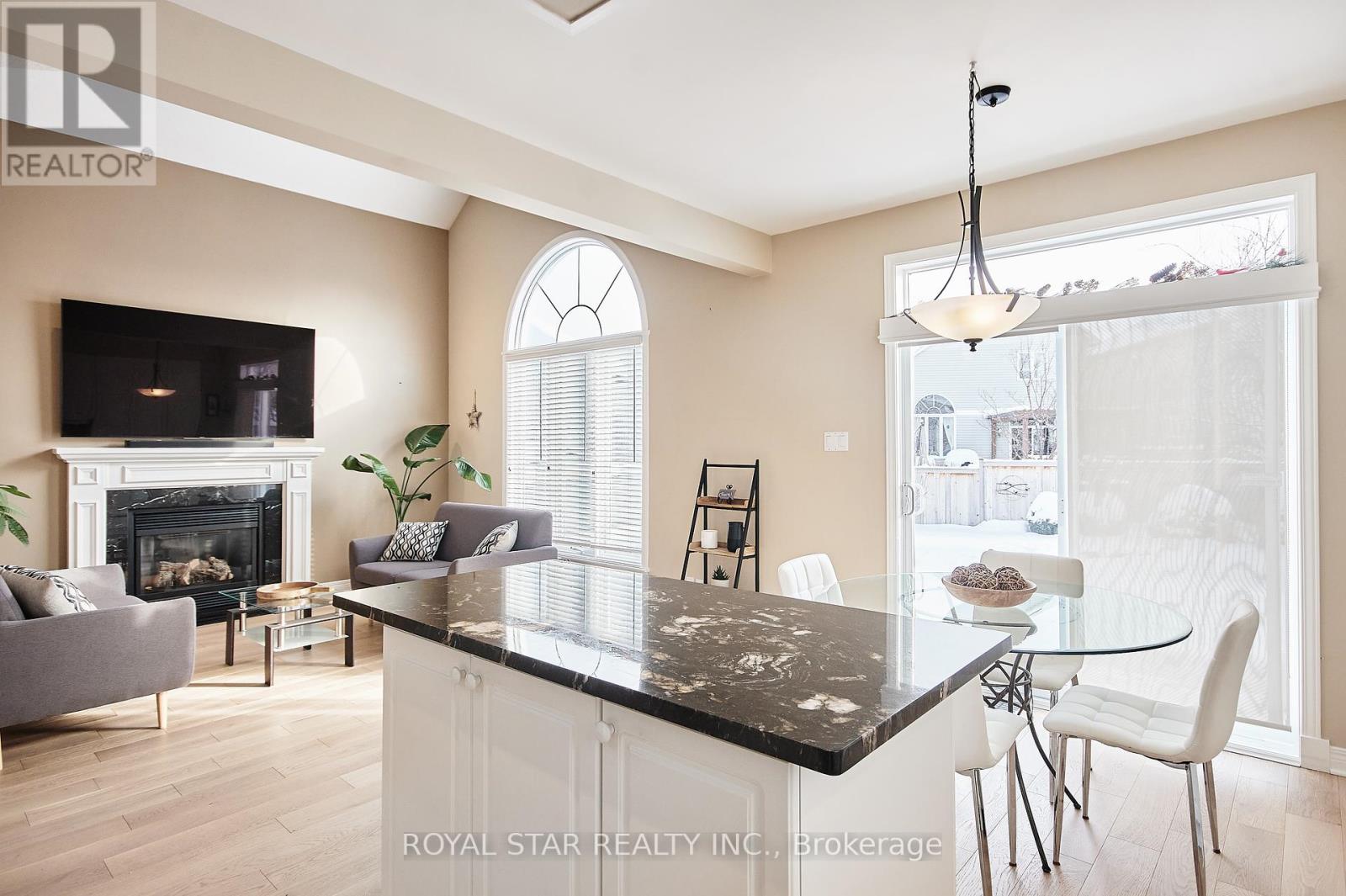 Photo 11 of 38 Rialto Way, Ottawa ON