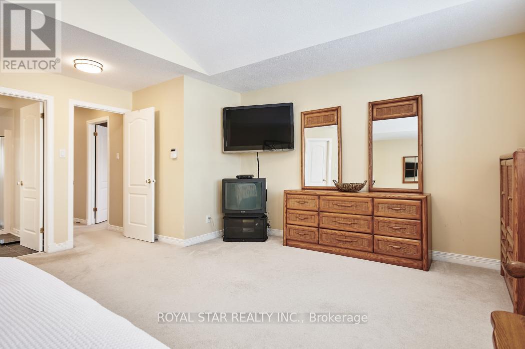 Photo 30 of 38 Rialto Way, Ottawa ON