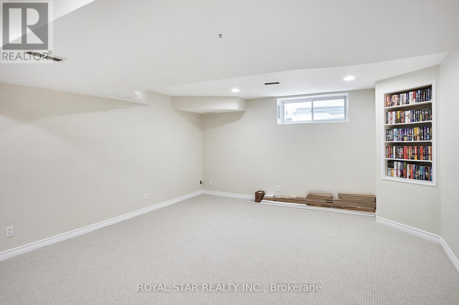 Photo 25 of 38 Rialto Way, Ottawa ON