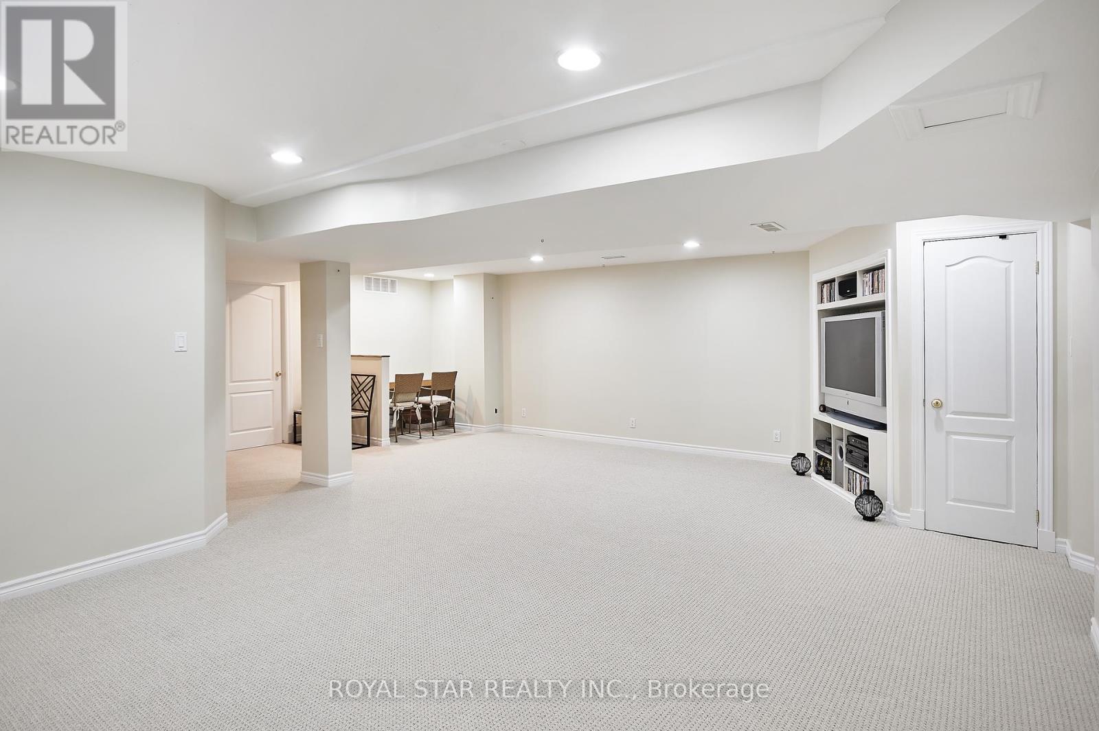Photo 9 of 38 Rialto Way, Ottawa ON