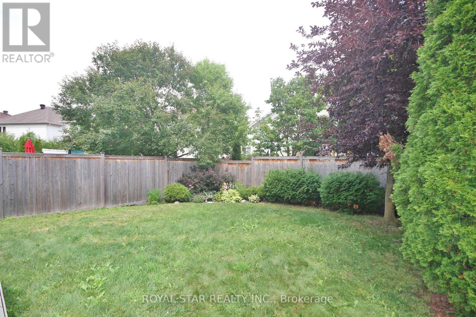 Photo 18 of 38 Rialto Way, Ottawa ON