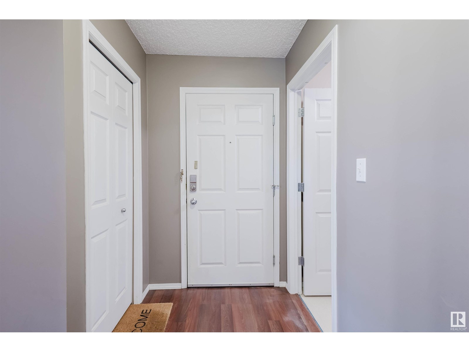 Photo 4 of 203 11104 109 Av Nw, Edmonton AB