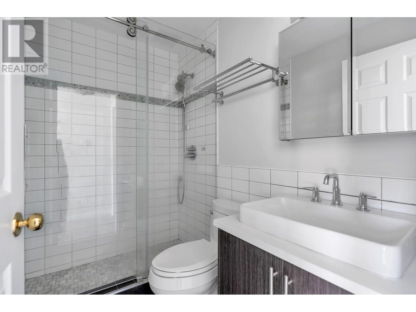 Photo 32 of 404 245 St Davids Avenue, North Vancouver BC
