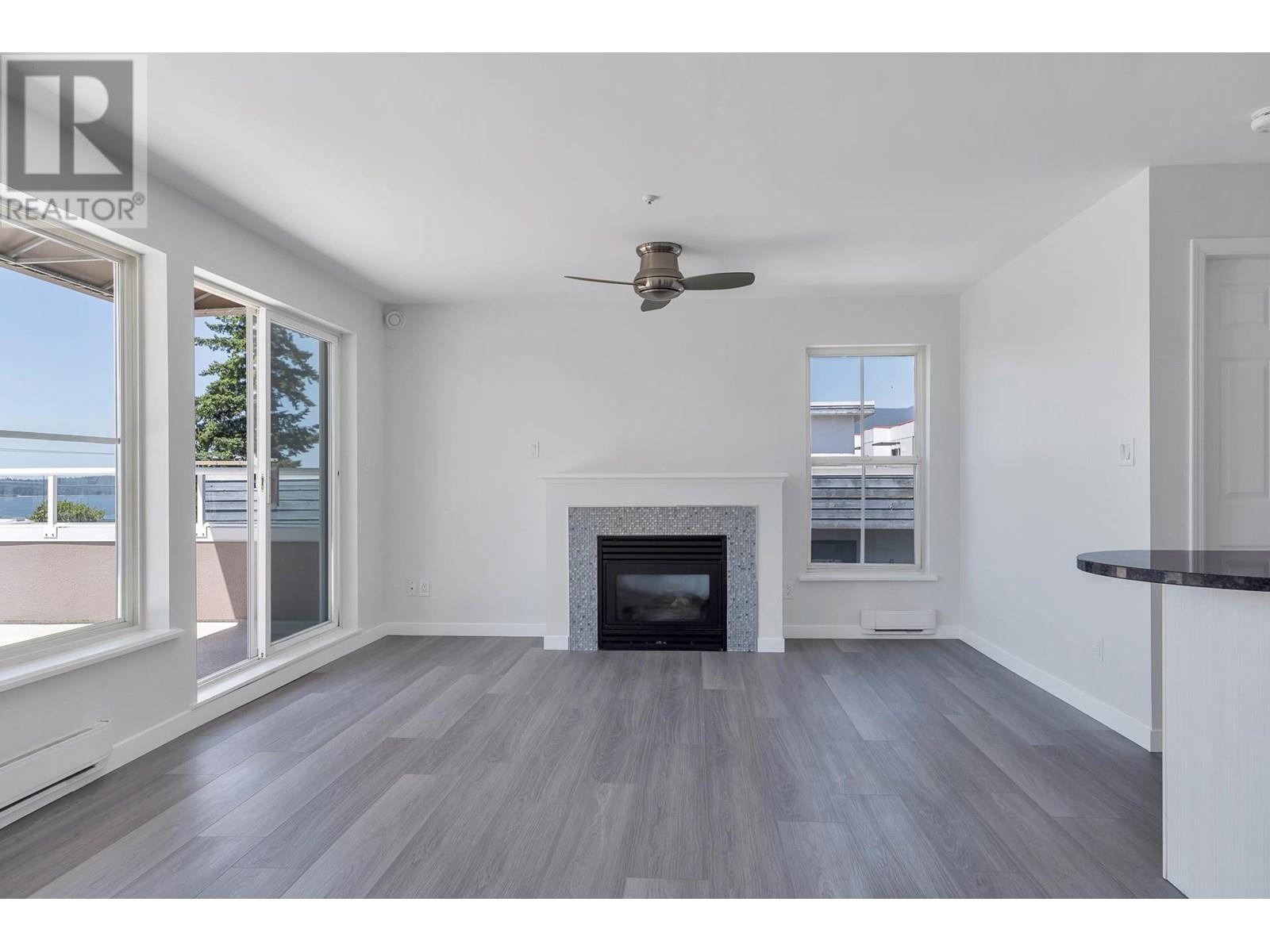 Photo 14 of 404 245 St Davids Avenue, North Vancouver BC