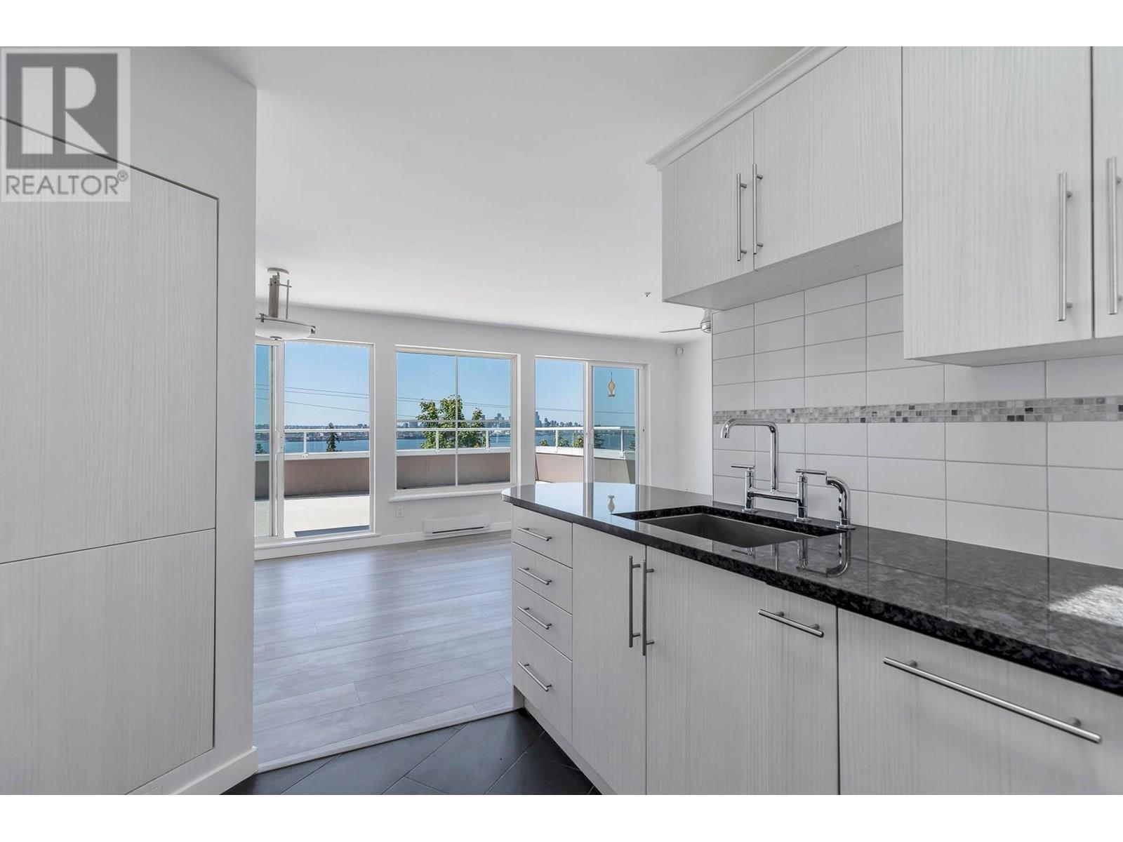 Photo 22 of 404 245 St Davids Avenue, North Vancouver BC