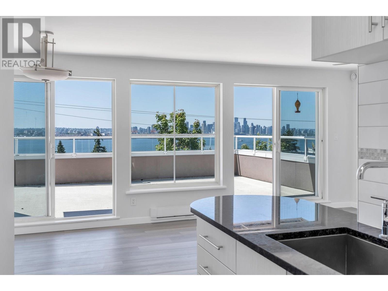 Photo 18 of 404 245 St Davids Avenue, North Vancouver BC