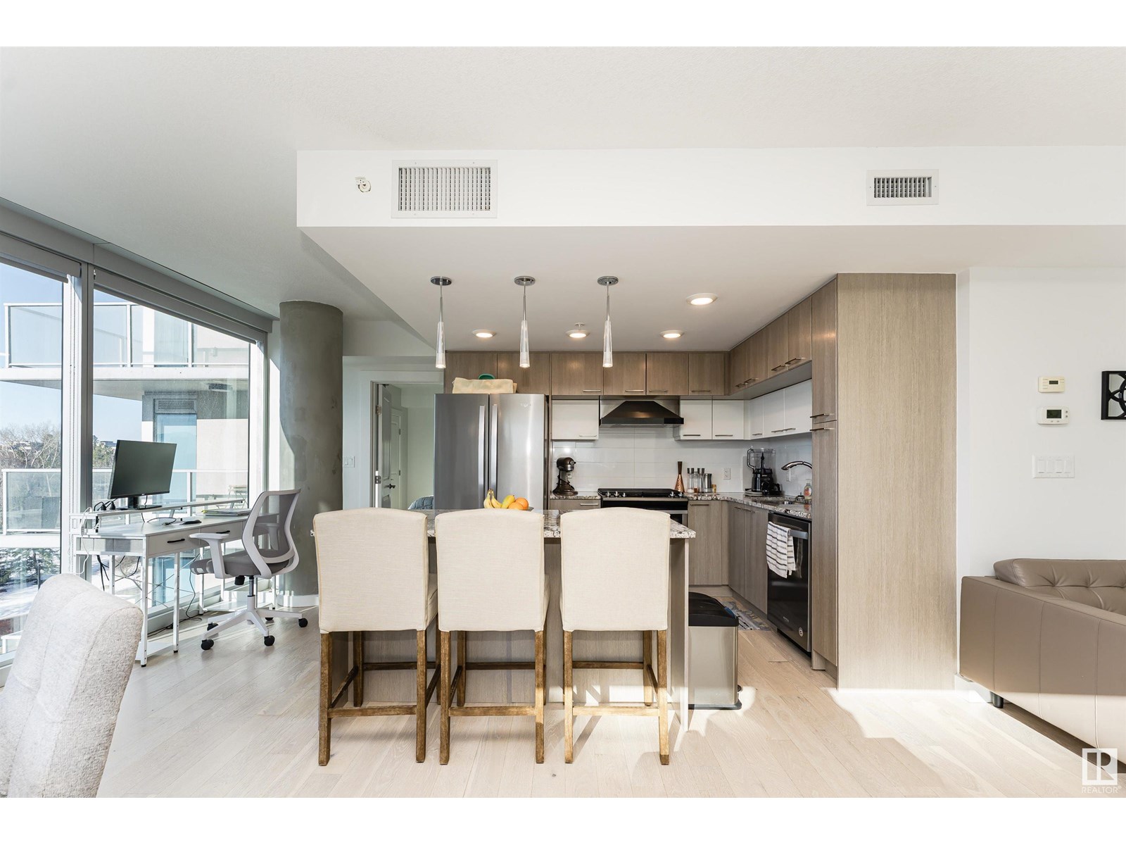 Photo 11 of 705 9720 106 St Nw, Edmonton AB