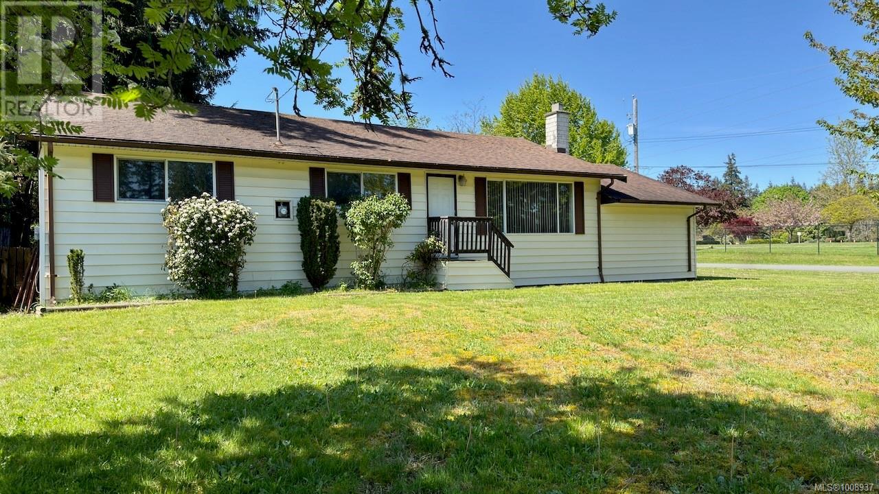 Photo 13 of 2891 Poplar Dr, Courtenay BC