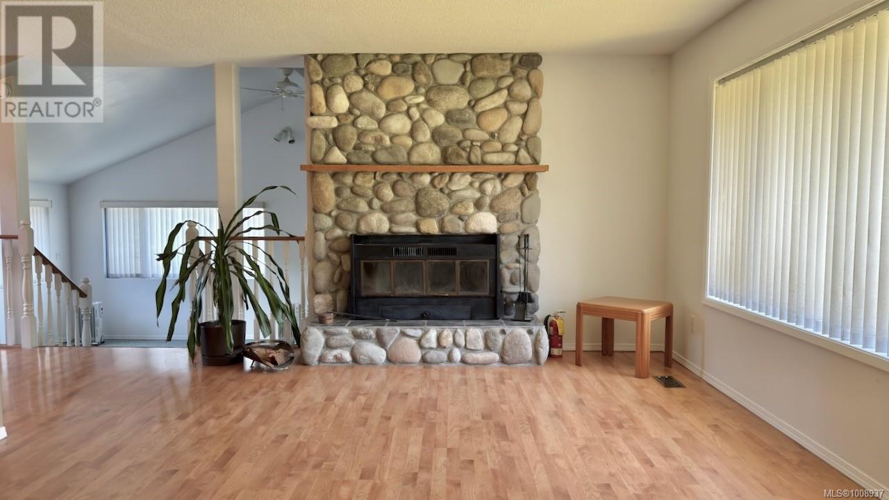 Photo 32 of 2891 Poplar Dr, Courtenay BC