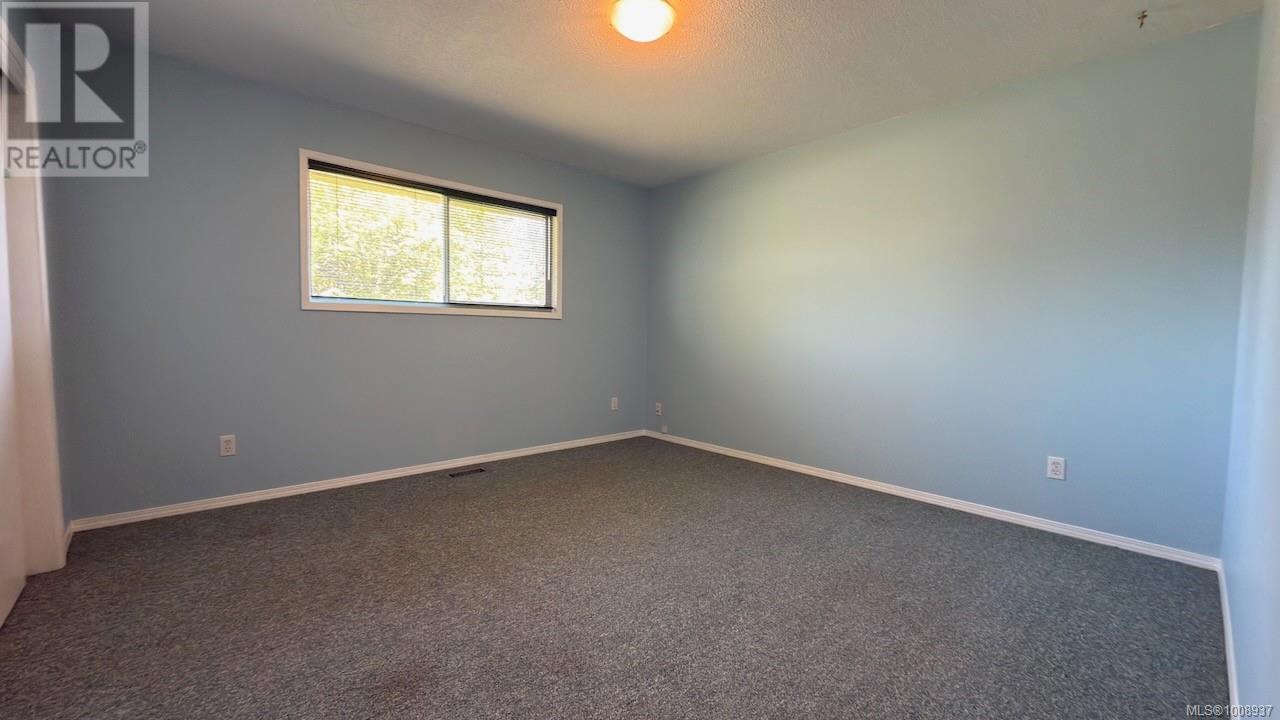 Photo 38 of 2891 Poplar Dr, Courtenay BC