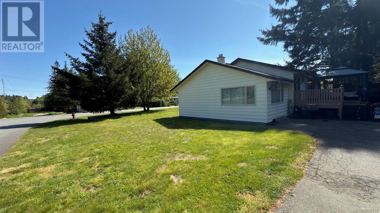 Photo 37 of 2891 Poplar Dr, Courtenay BC