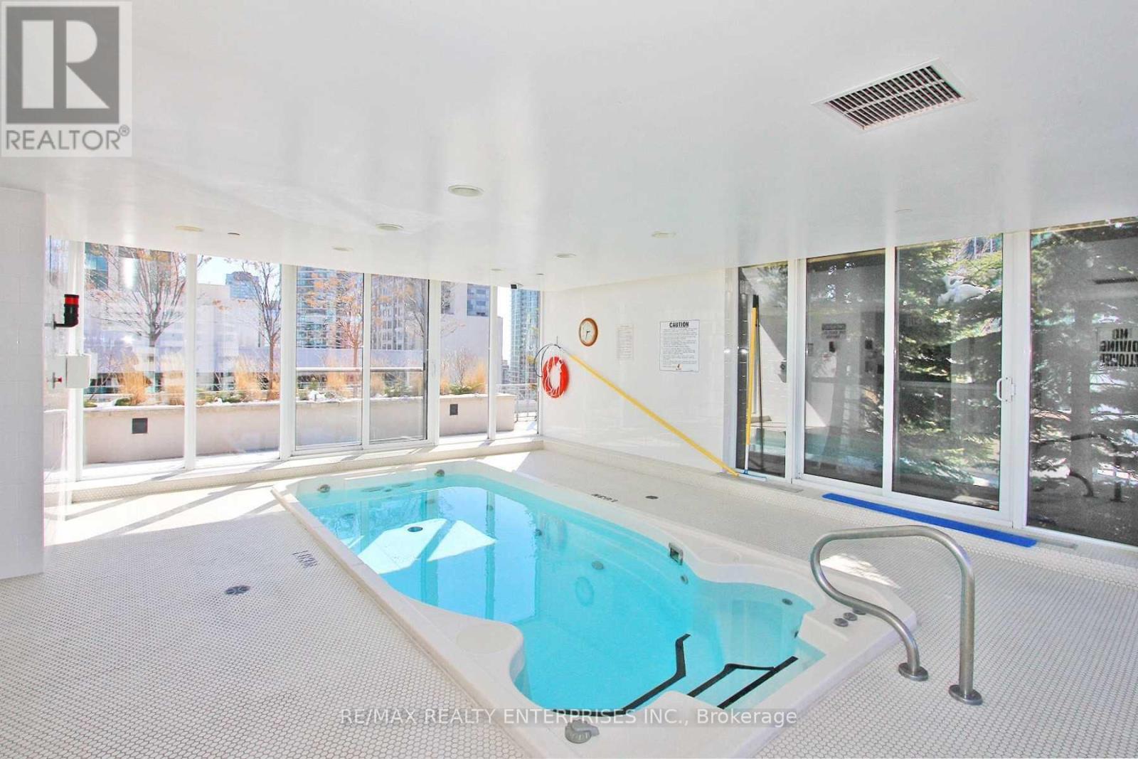 Photo 10 of 409 270 Wellington Street W, Toronto ON