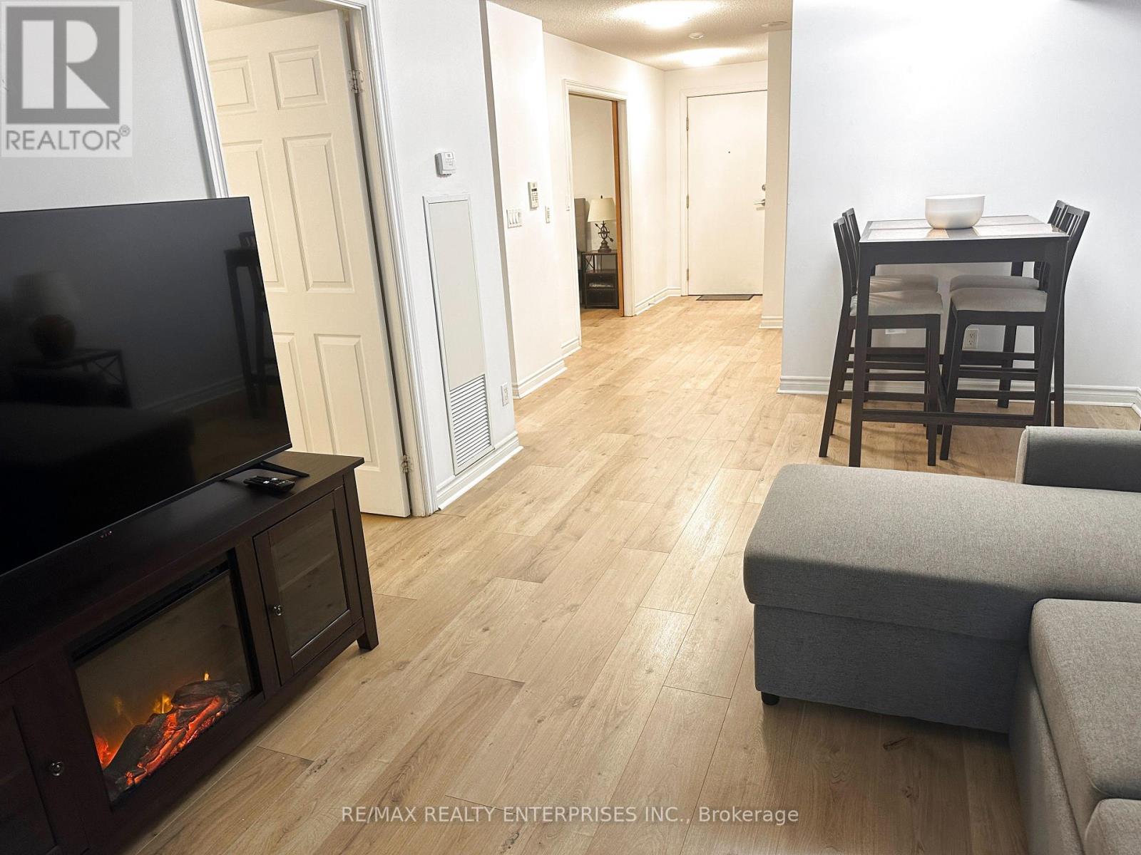 Photo 29 of 409 270 Wellington Street W, Toronto ON