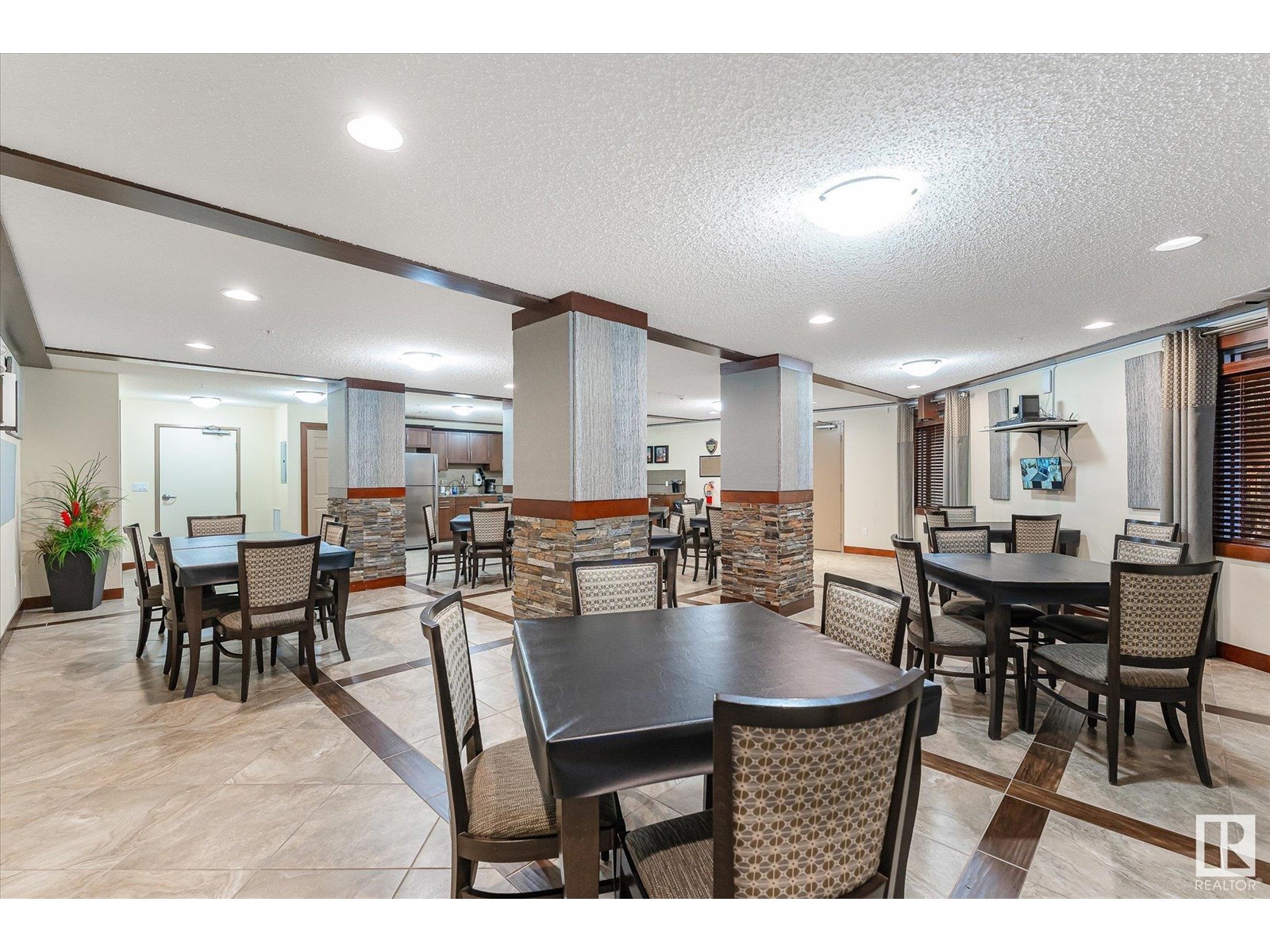 Photo 23 of 412 4450 Mccrae Av Nw, Edmonton AB