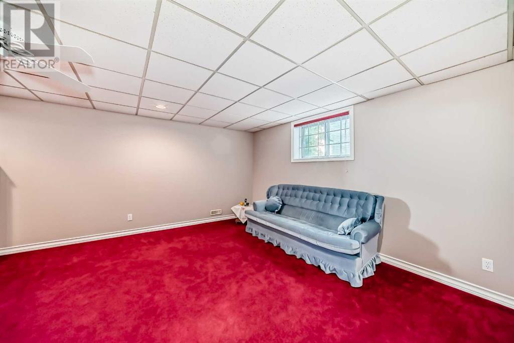Single Family House Bungalow for Sale in  Signature Point SW Signal Hill Calgary 