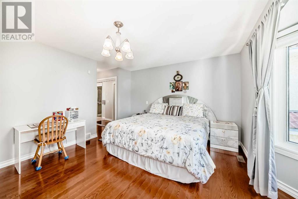 Single Family House Bungalow for Sale in  Signature Point SW Signal Hill Calgary 