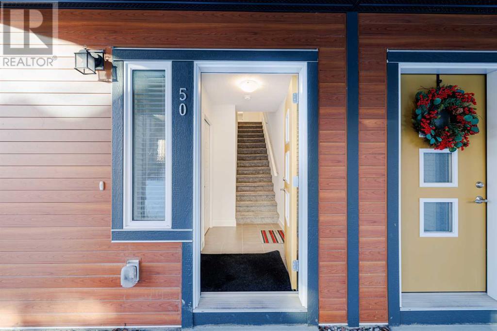 Photo 11 of 50 Sage Bluff Circle Nw, Calgary AB