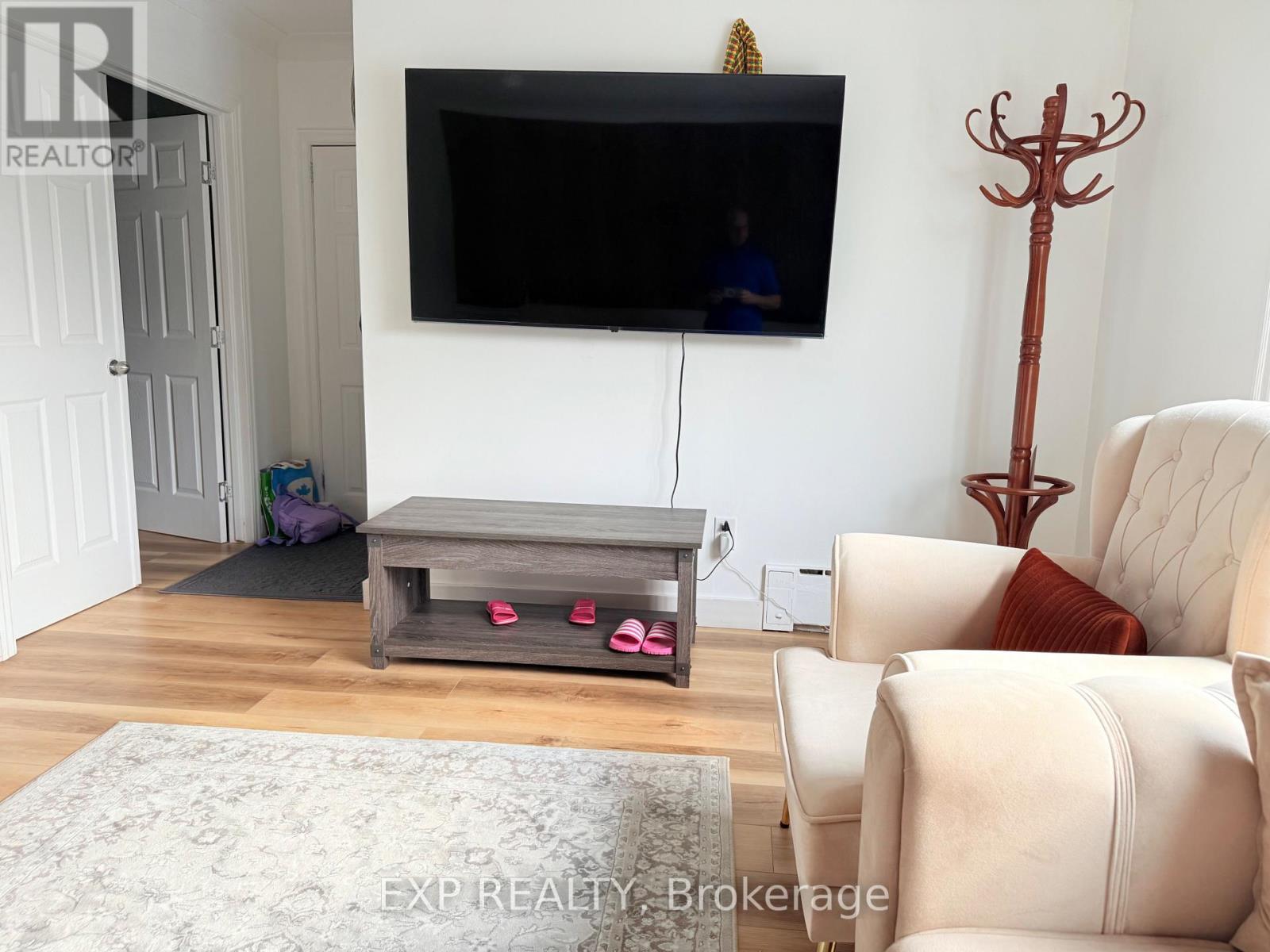 Photo 4 of 435 Hilson Avenue, Ottawa ON