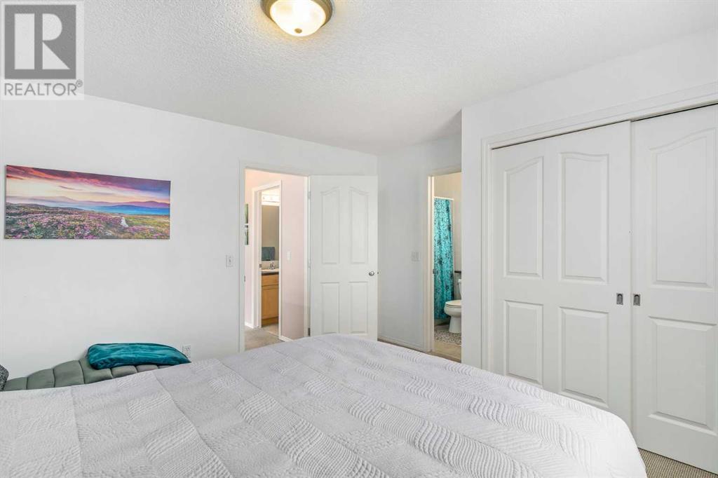 Single Family House for Sale in  Everridge Way SW Evergreen Calgary 