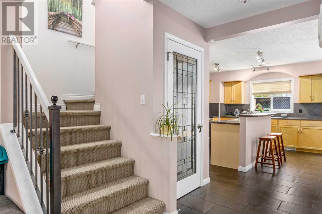 Single Family House for Sale in  Everridge Way SW Evergreen Calgary 