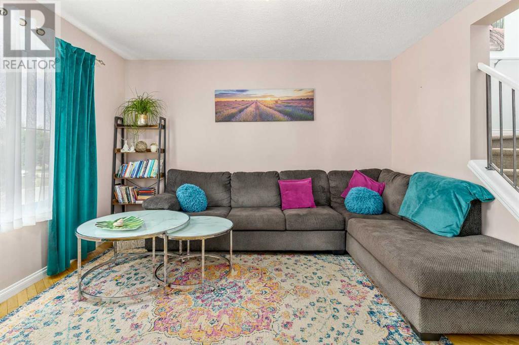 Single Family House for Sale in  Everridge Way SW Evergreen Calgary 