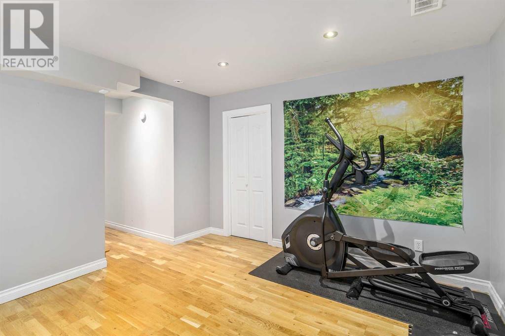 Single Family House for Sale in  Everridge Way SW Evergreen Calgary 