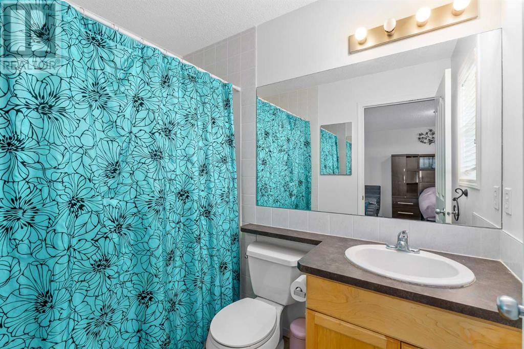 Single Family House for Sale in  Everridge Way SW Evergreen Calgary 