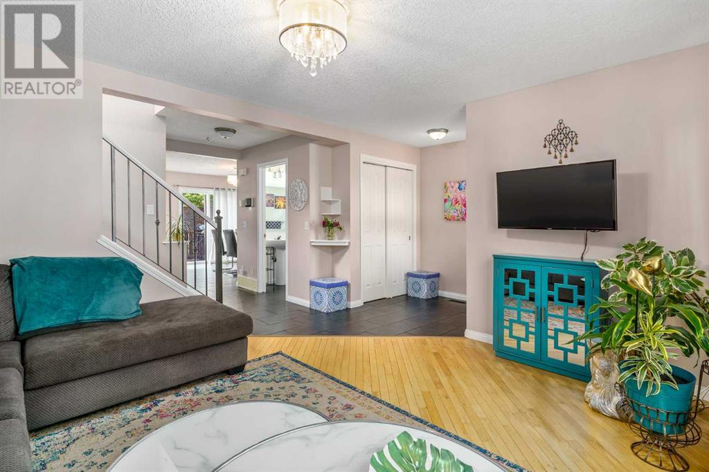 Single Family House for Sale in  Everridge Way SW Evergreen Calgary 