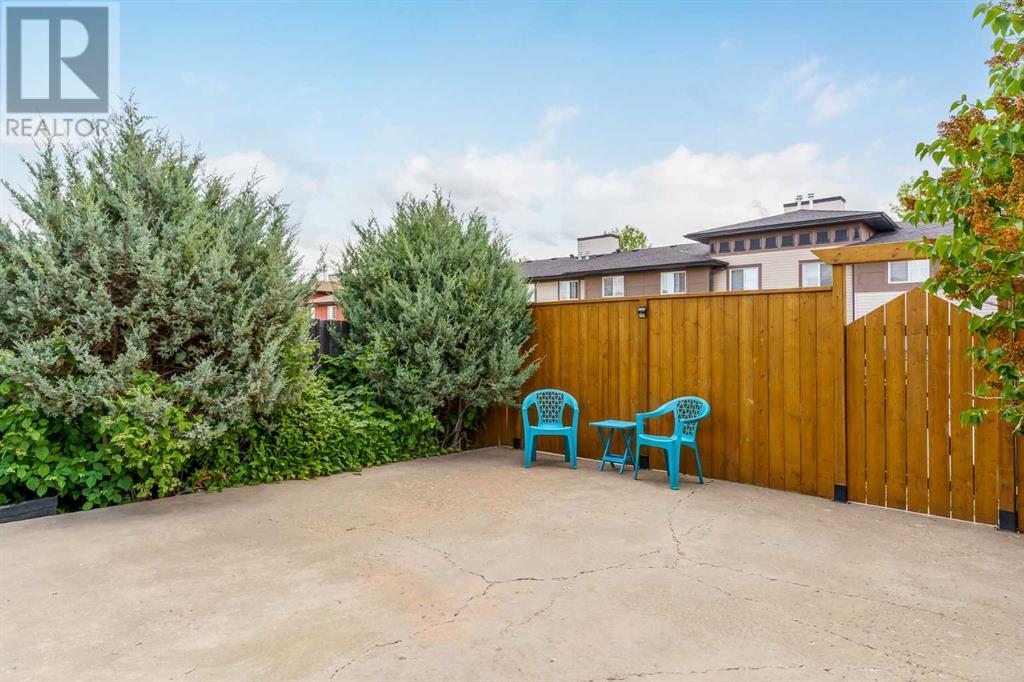 Single Family House for Sale in  Everridge Way SW Evergreen Calgary 