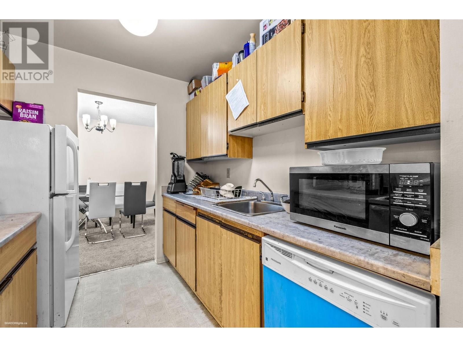 #211-8400 LANSDOWNE Road, Richmond