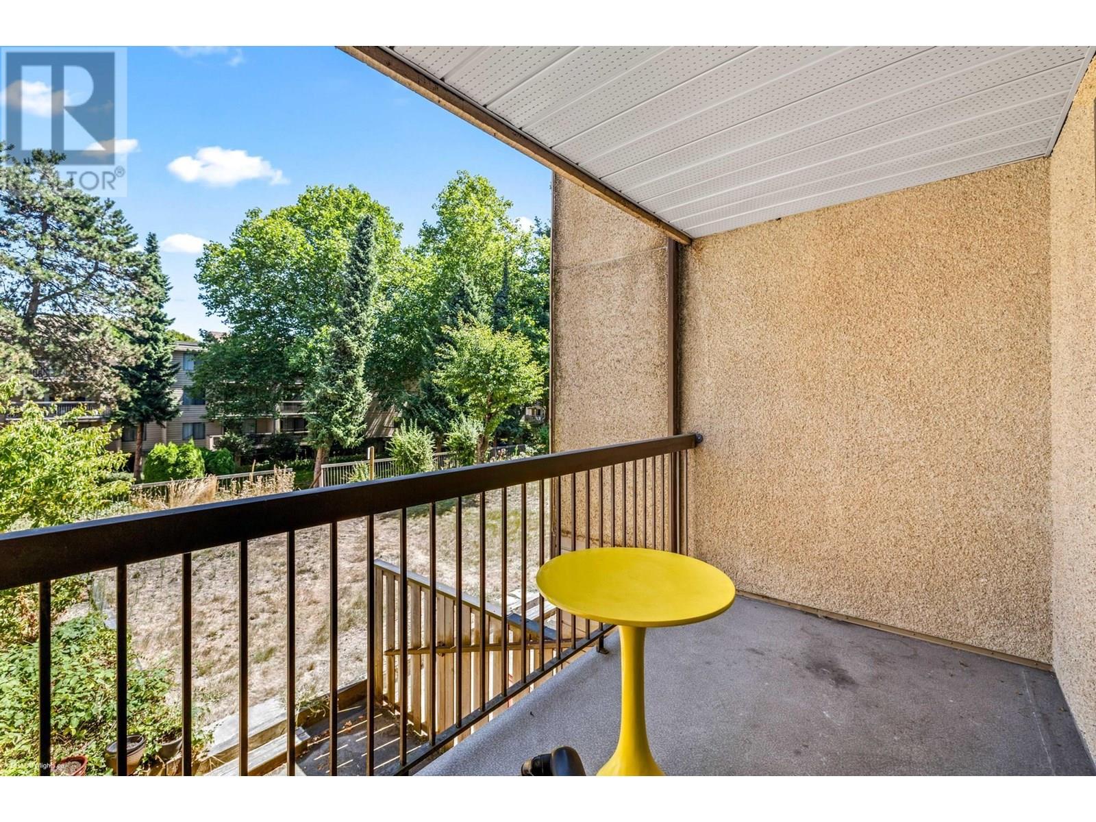 #211-8400 LANSDOWNE Road, Richmond