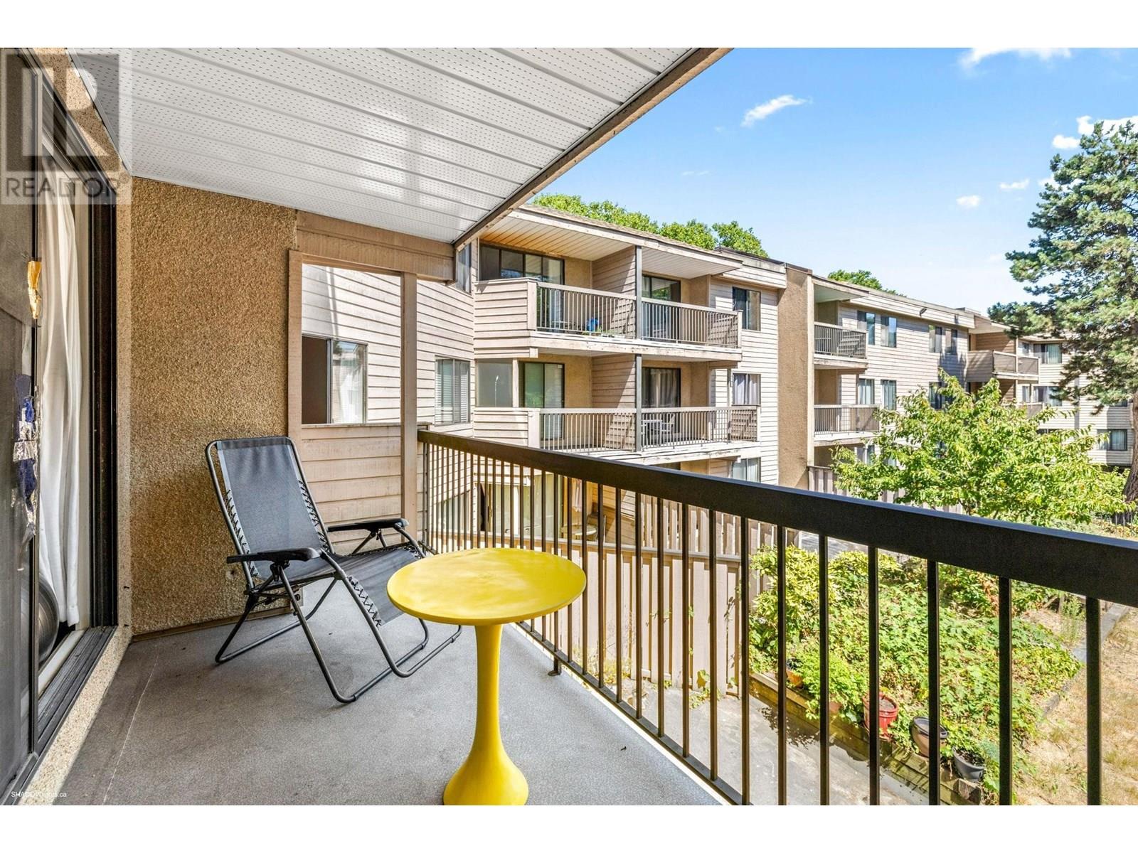 #211-8400 LANSDOWNE Road, Richmond
