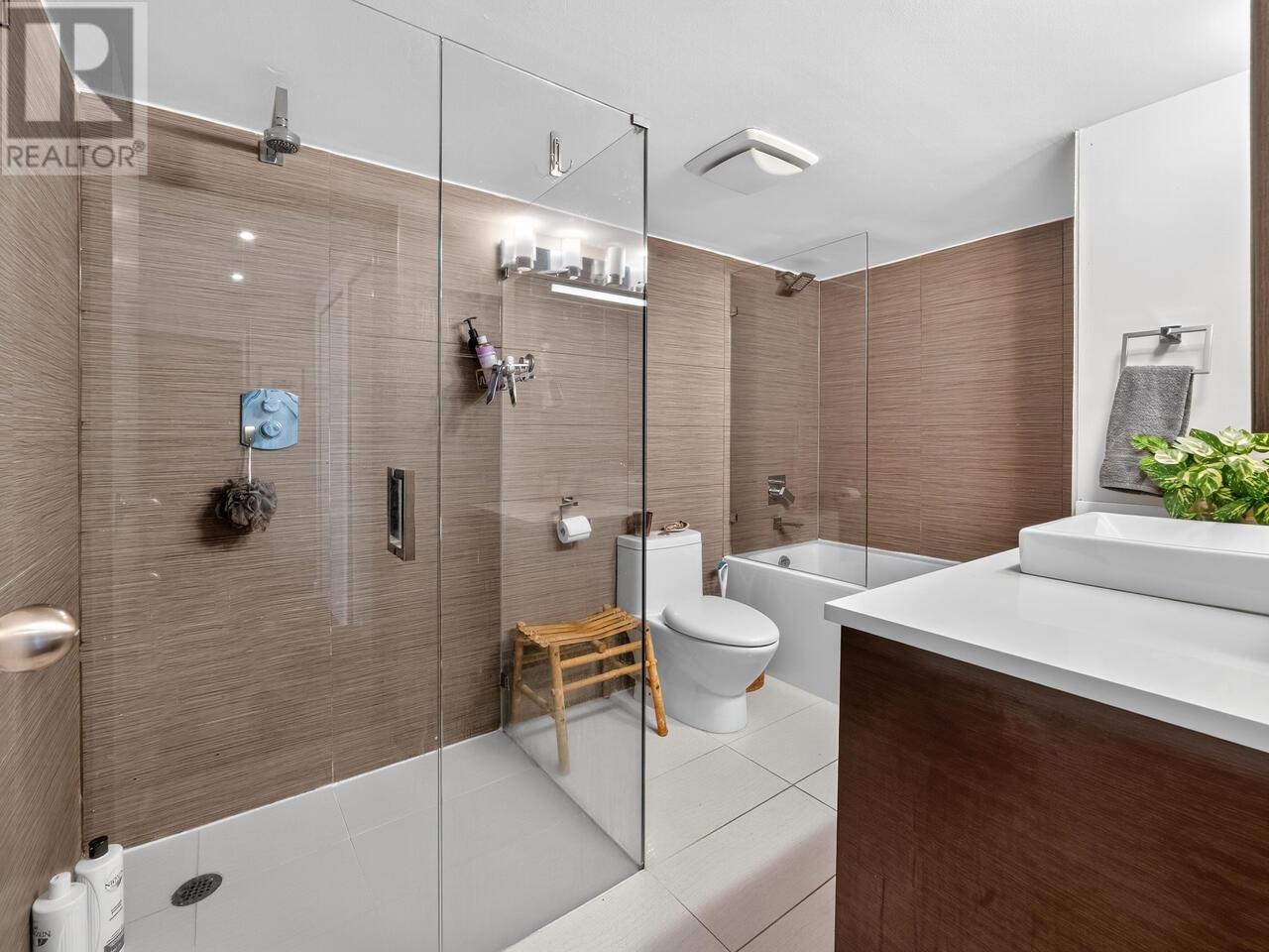 Photo 8 of 801 1500 Howe Street, Vancouver BC