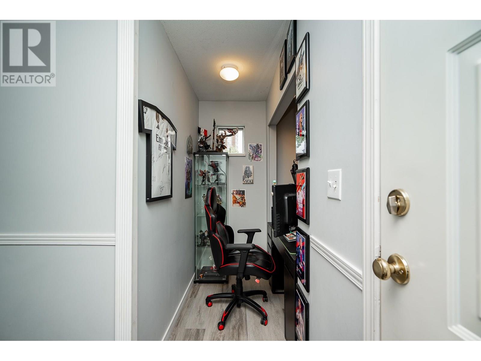 Photo 17 of 301 7465 Sandborne Avenue, Burnaby BC