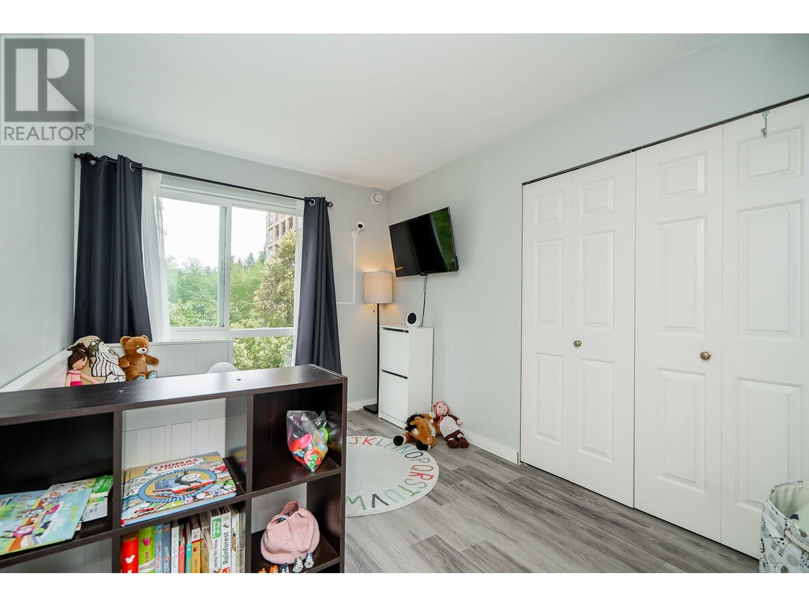 Photo 24 of 301 7465 Sandborne Avenue, Burnaby BC