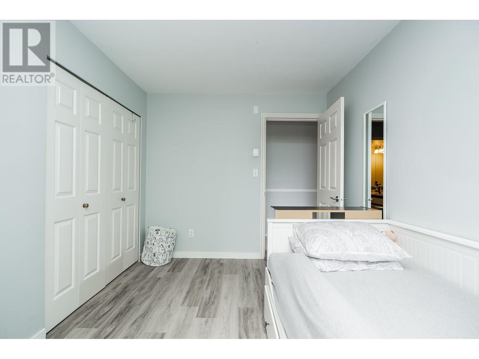 Photo 25 of 301 7465 Sandborne Avenue, Burnaby BC