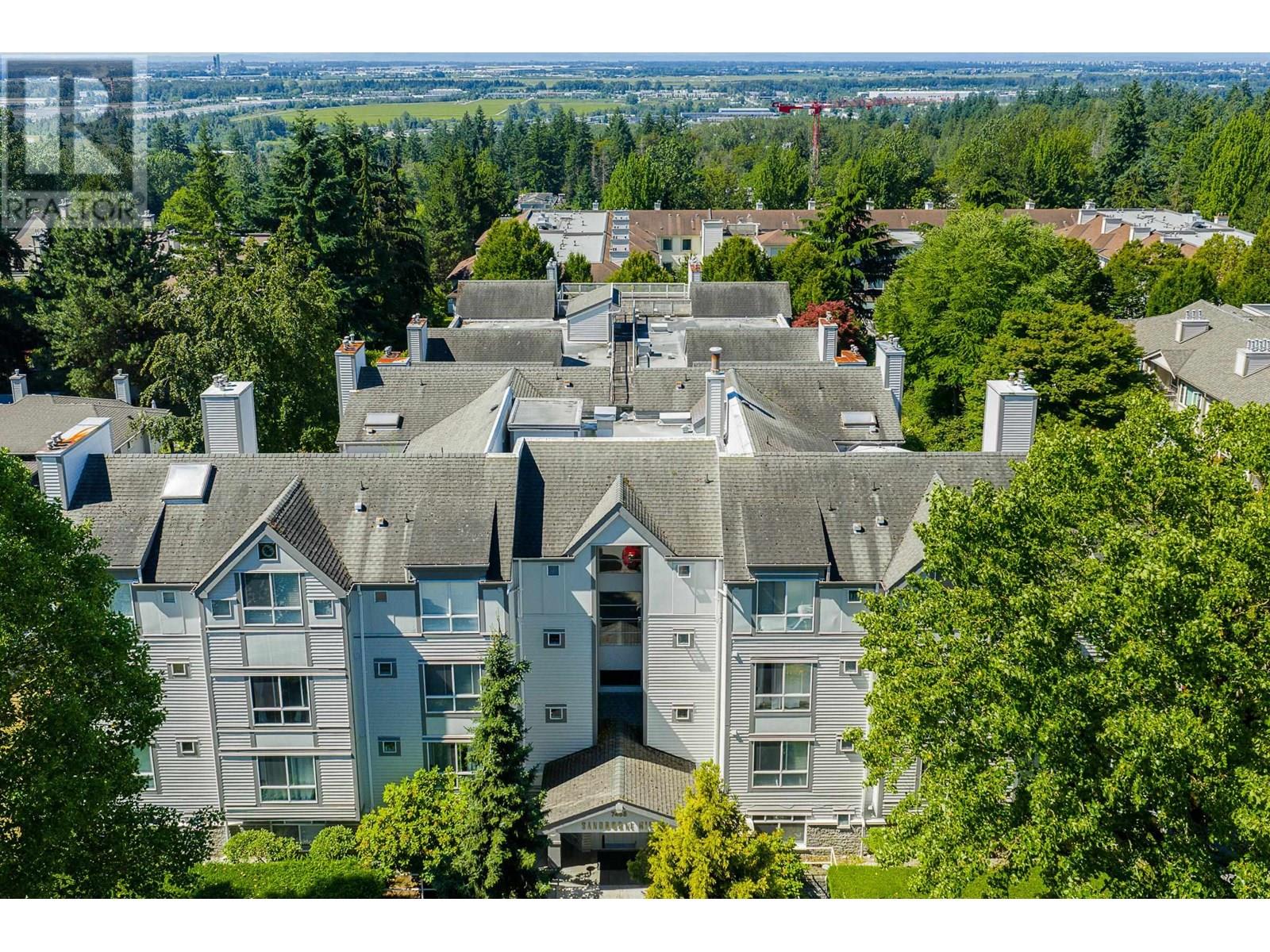 Photo 37 of 301 7465 Sandborne Avenue, Burnaby BC