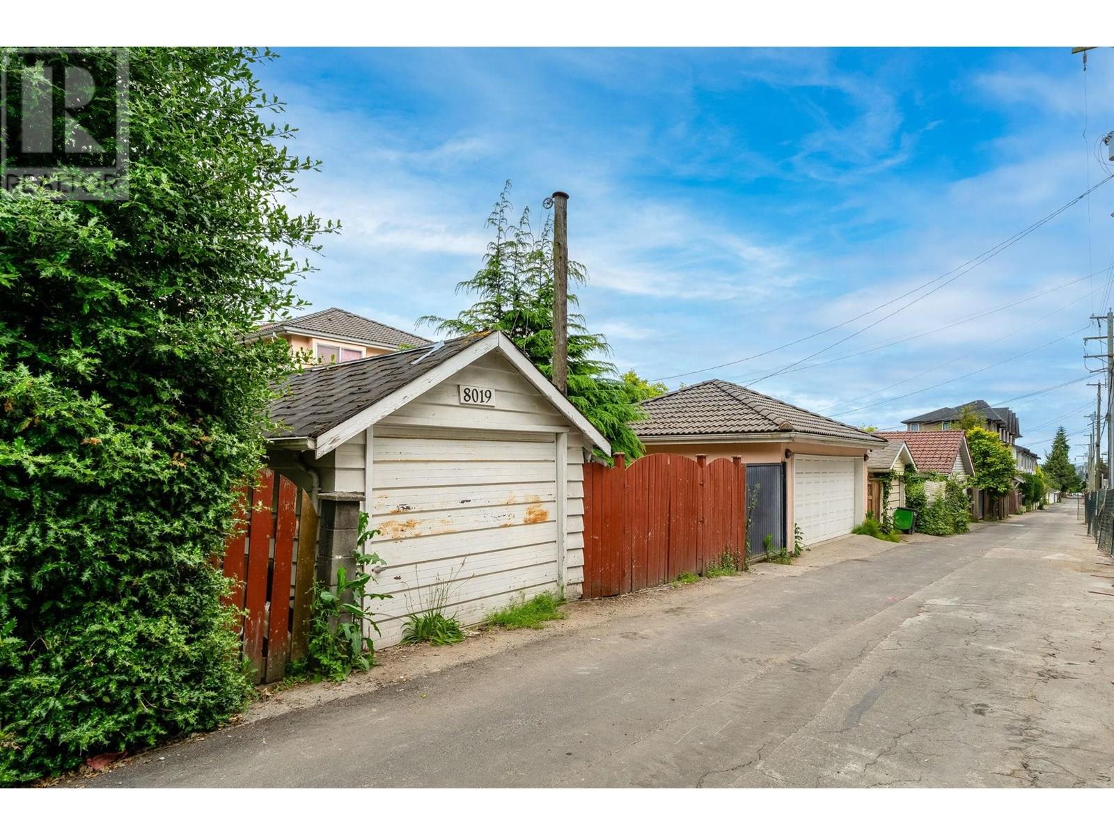 Photo 11 of 8019 Shaughnessy Street, Vancouver BC