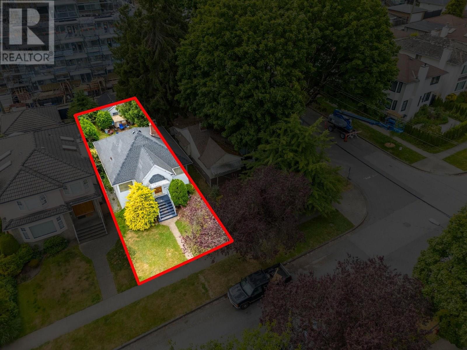 Photo 10 of 8019 Shaughnessy Street, Vancouver BC