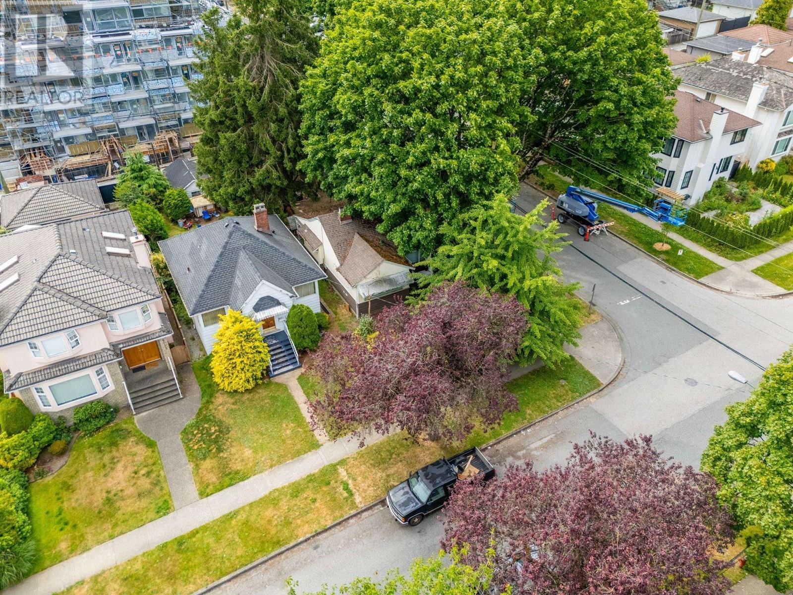 Photo 5 of 8019 Shaughnessy Street, Vancouver BC