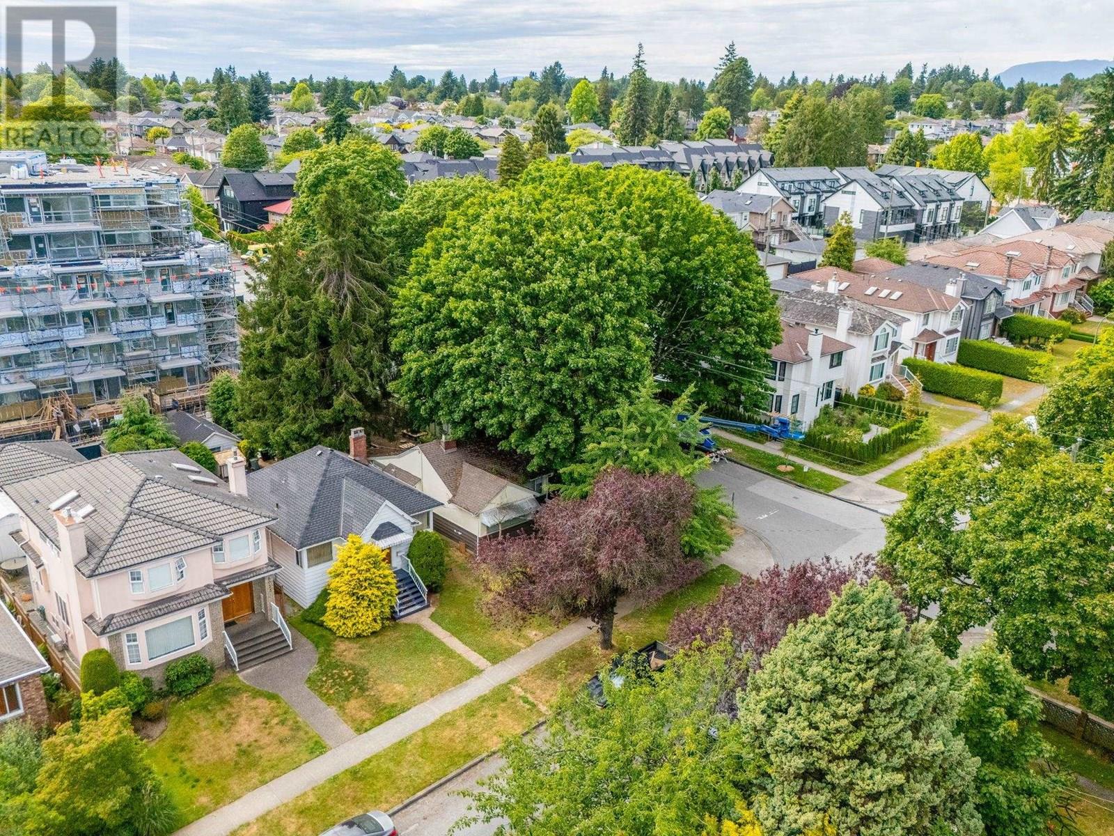 Photo 3 of 8019 Shaughnessy Street, Vancouver BC