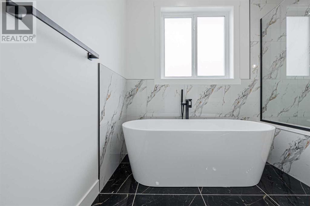 Single Family House for Sale in  saddlecrest Circle NE Saddle Ridge Calgary 
