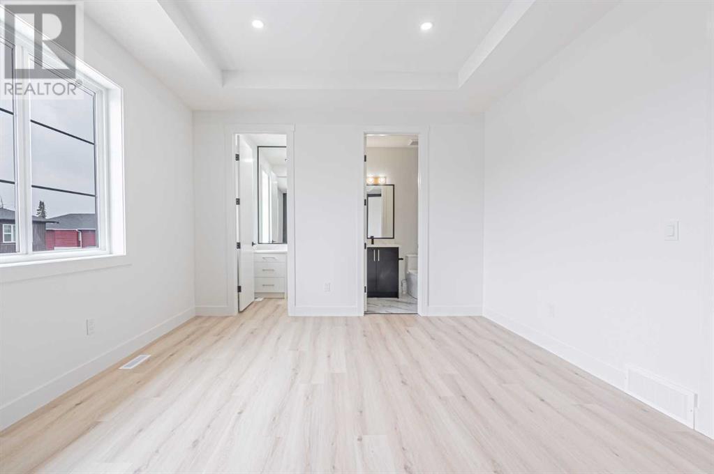 Single Family House for Sale in  saddlecrest Circle NE Saddle Ridge Calgary 