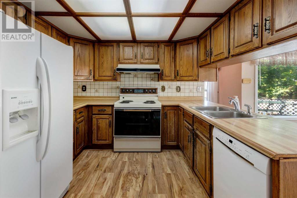 Single Family House for Sale in  Hawkfield Crescent NW Hawkwood Calgary 