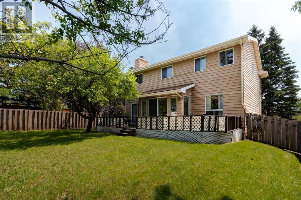 Single Family House for Sale in  Hawkfield Crescent NW Hawkwood Calgary 
